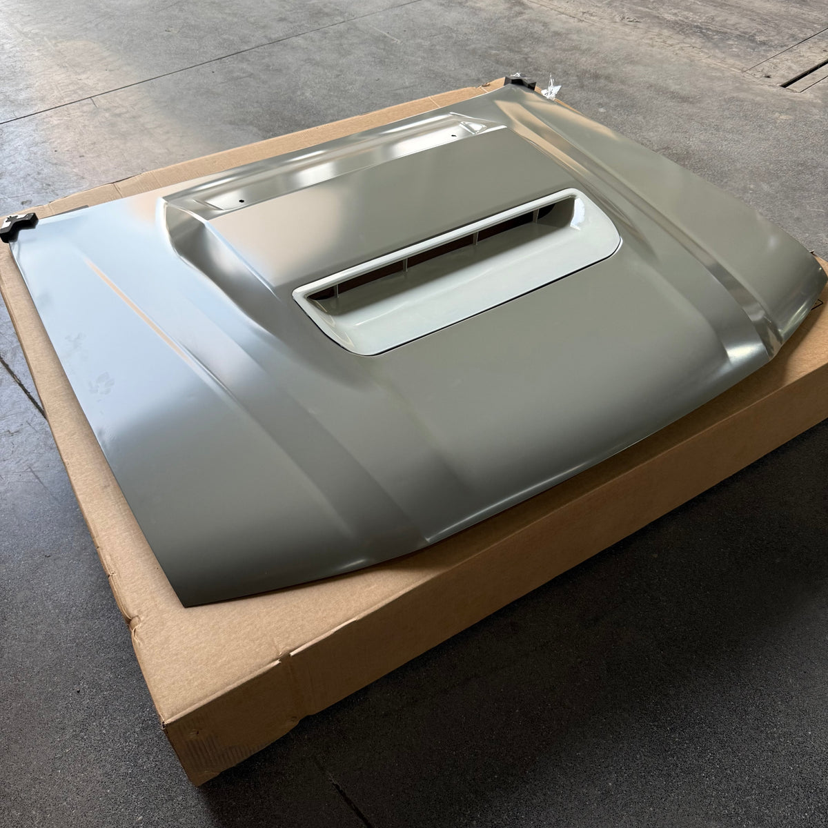 79 Series DPF-style bonnet suitable for Toyota LandCruiser 100/105 Series — gallery photo 7